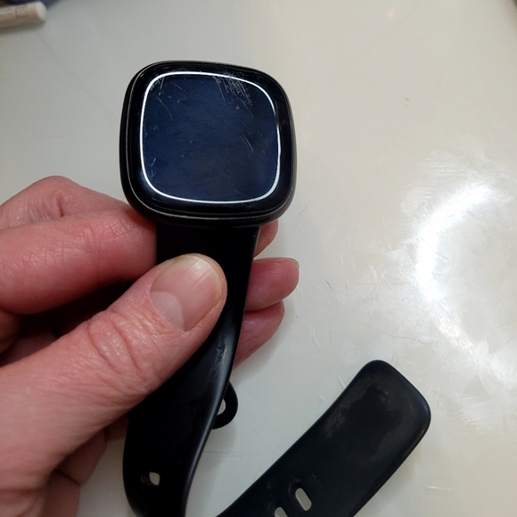 Fitbit Versa 3 - Picture 1 of 8